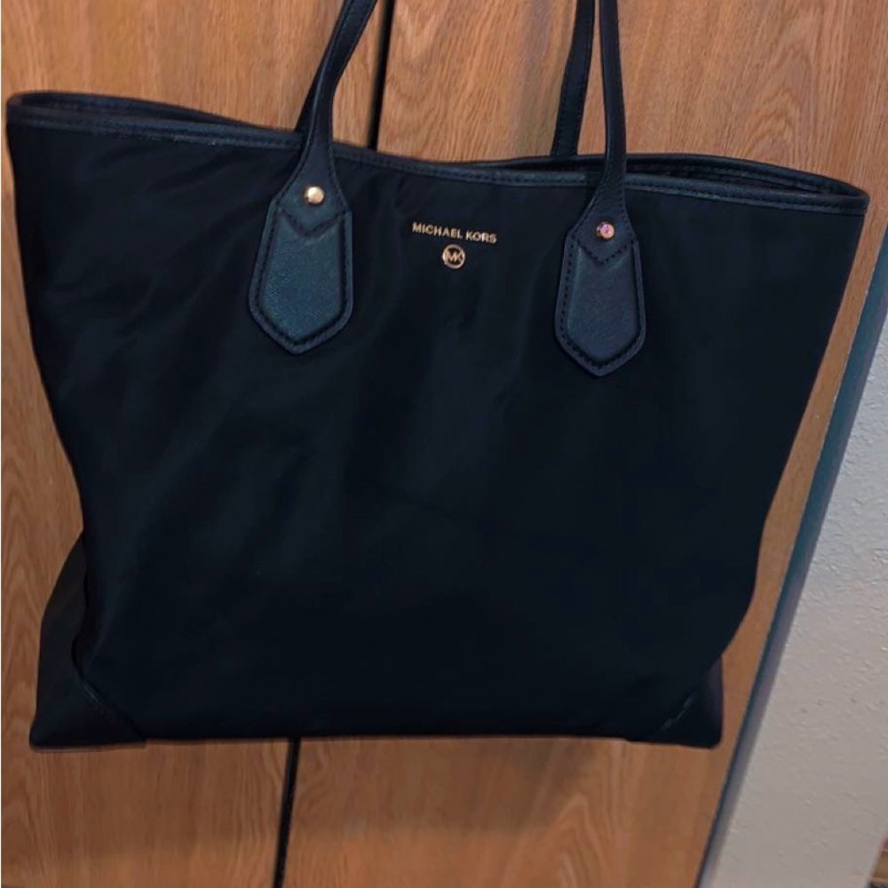 Micheal kors tote